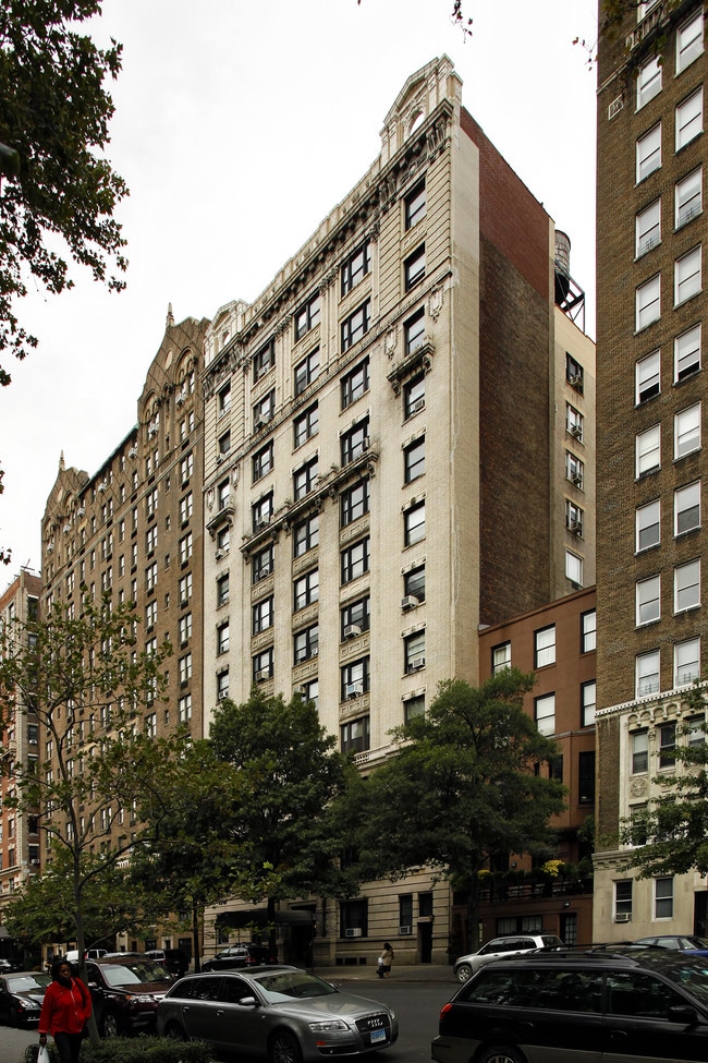 35 W 81st St