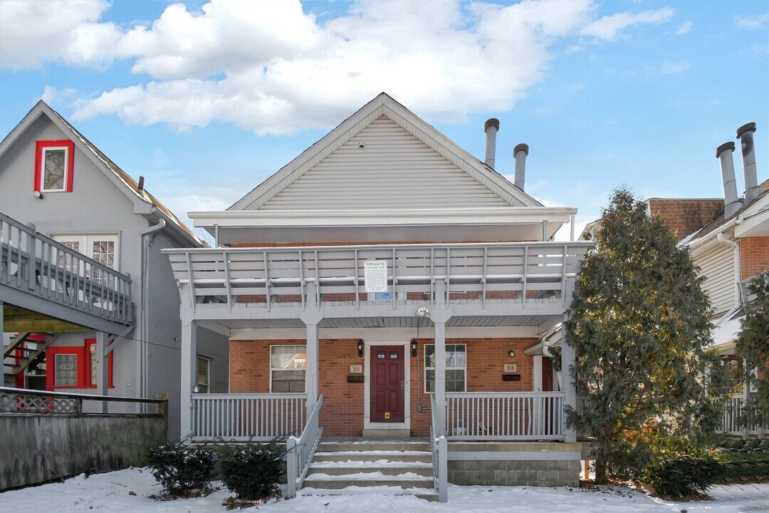 302-318 E 17th Ave in Columbus, OH - Foto de edificio