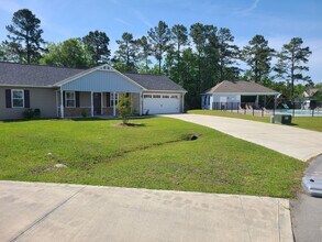 702 Mooring Ct in Sneads Ferry, NC - Building Photo - Building Photo