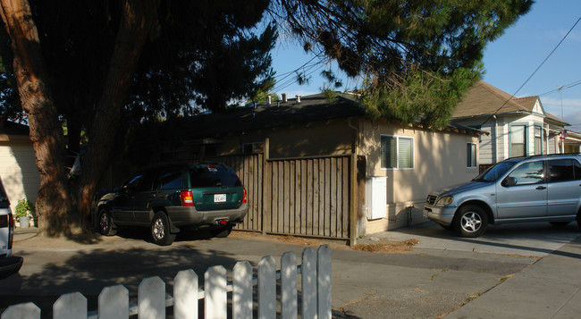 1175 S 10th St in San Jose, CA - Foto de edificio - Building Photo