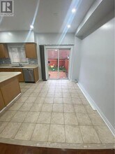 5610 Freshwater Dr in Mississauga, ON - Building Photo - Building Photo