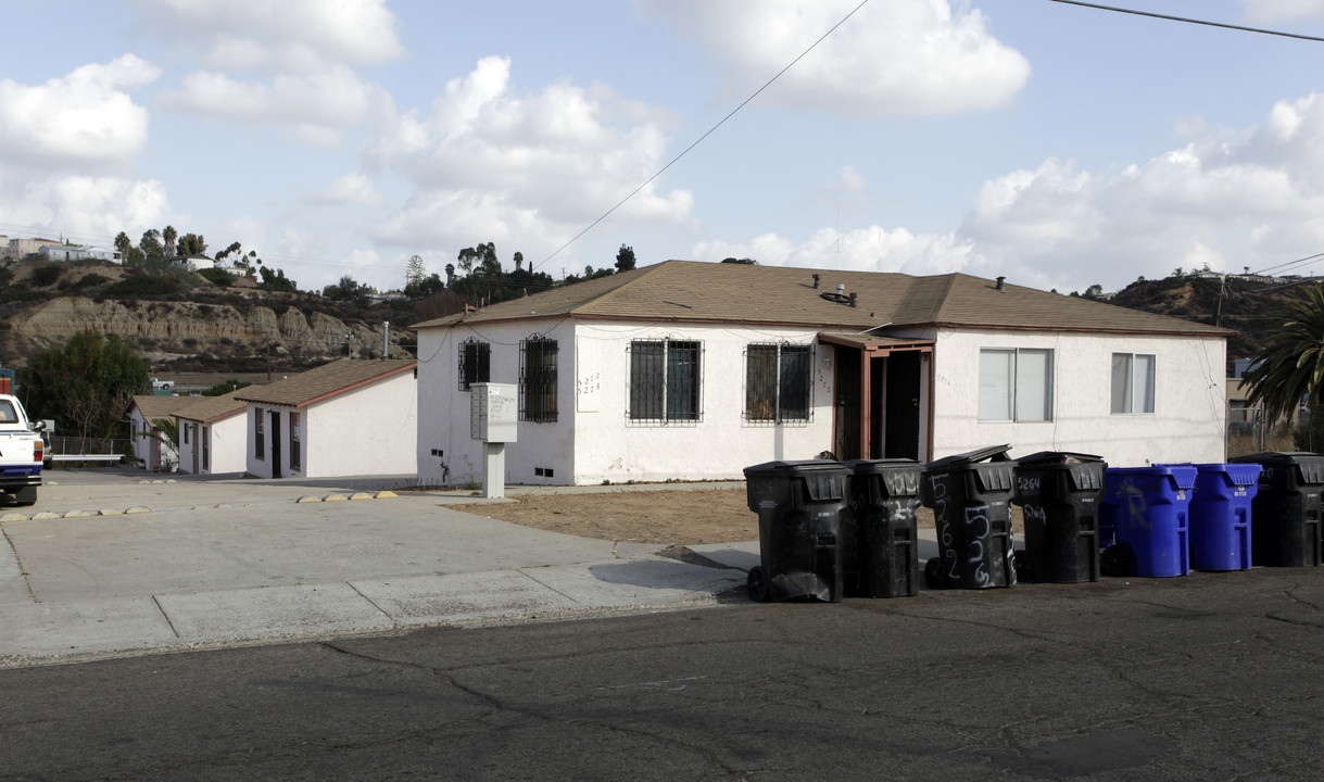 5266-5274 Naranja St in San Diego, CA - Foto de edificio