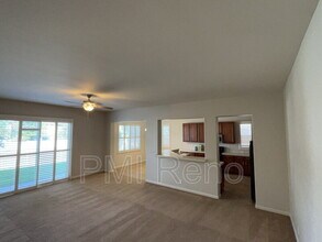 10719 Grayslake Dr in Reno, NV - Building Photo - Building Photo