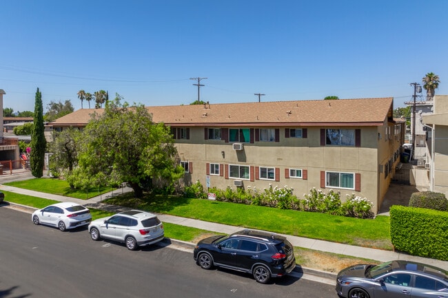 6635 Wilkinson Ave in North Hollywood, CA - Foto de edificio - Building Photo