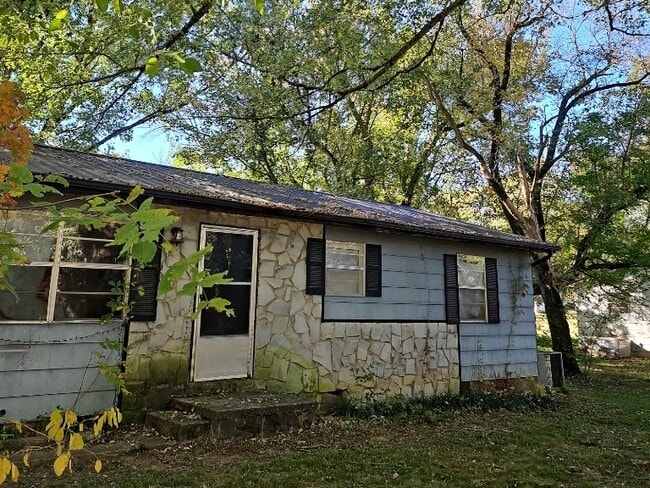 4553 S Creek Dr in Cookeville, TN - Foto de edificio - Building Photo