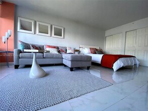 1500 Bay Rd, Unit 956S in Miami Beach, FL - Building Photo - Building Photo