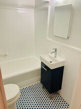 1518 Isherwood St NE, Unit Isherwood Apt in Washington, DC - Building Photo - Building Photo