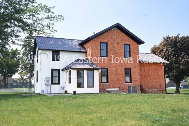 942 W Main St in Lisbon, IA - Building Photo - Building Photo
