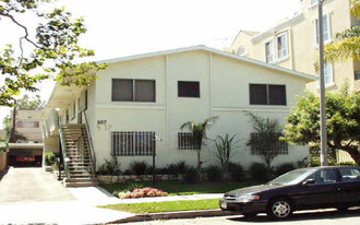 907 N Gardner St in West Hollywood, CA - Building Photo
