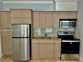 4 Transylvania Ave in Key Largo, FL - Building Photo - Building Photo