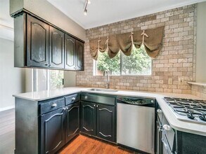 935 Easy St in Grapevine, TX - Building Photo - Building Photo