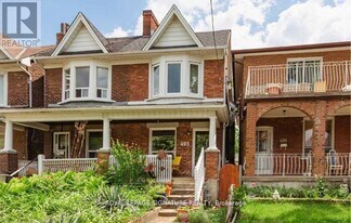 493 St Clarens Ave in Toronto, ON - Building Photo