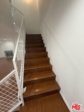 621 E Olive Ave in Burbank, CA - Building Photo - Building Photo