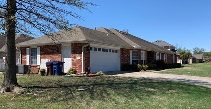 8800-8802 S 15th St in Fort Smith, AR - Building Photo - Building Photo