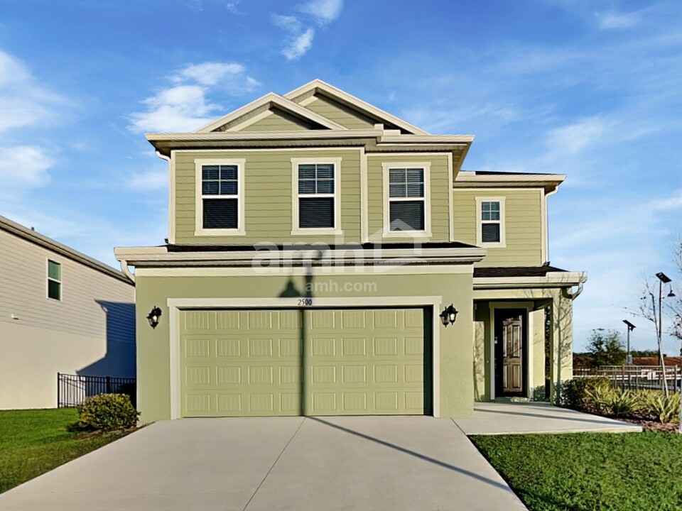 2500 Sunrise Ct in Tavares, FL - Building Photo