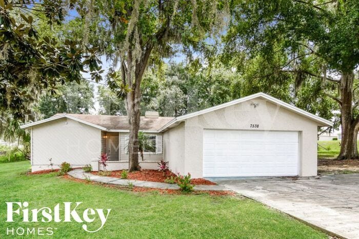 7538 Highland Grove Dr in Lakeland, FL - Building Photo