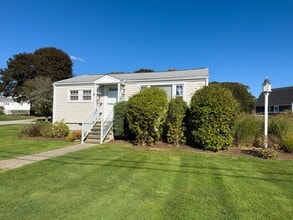 53 Foss Cir in Rye, NH - Building Photo - Building Photo