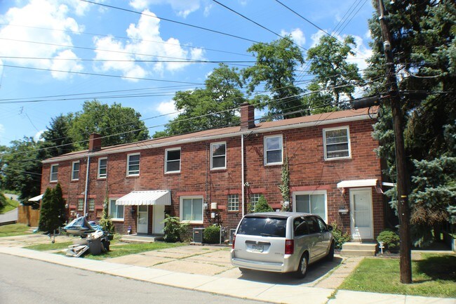 313 Cedar Dr