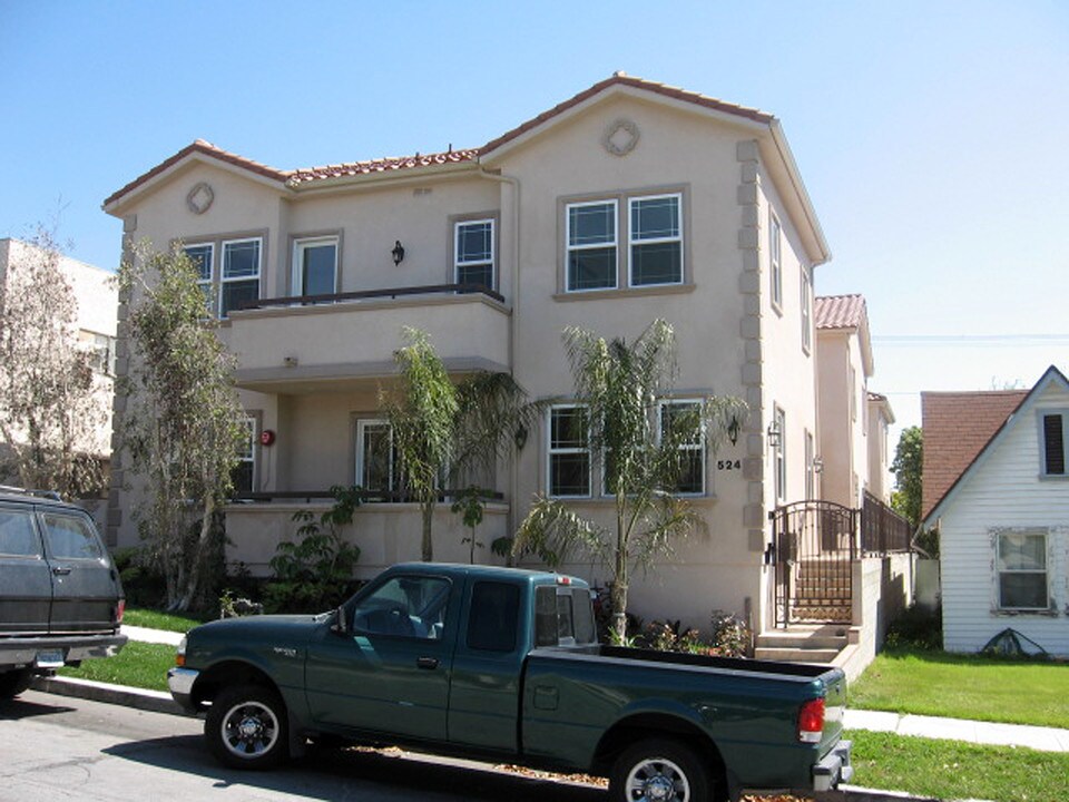 524 Harvard Rd in Burbank, CA - Building Photo