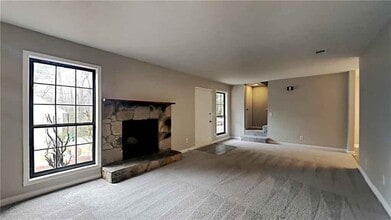 1386 Williamsburg Ln in Norcross, GA - Building Photo - Building Photo