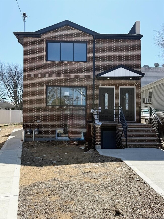 property at 139-18 Lakewood Ave