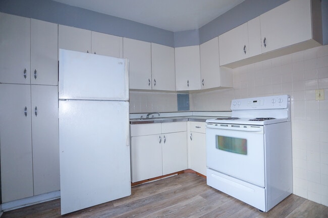 2107 W Farragut Ave, Unit #2C in Chicago, IL - Foto de edificio - Building Photo