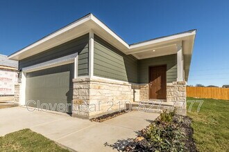 275 Kinsley Wy in New Braunfels, TX - Building Photo - Building Photo