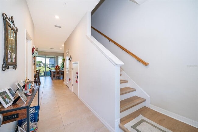 2110 Crystal Bell St in Orlando, FL - Foto de edificio - Building Photo