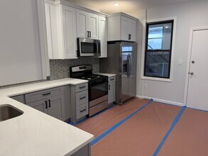 37 6th St, Unit 2 in Harrison, NJ - Foto de edificio - Building Photo