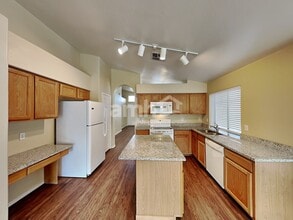 7515 E Medina Ave in Mesa, AZ - Building Photo - Building Photo