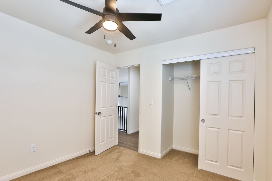 902 Caviason Ave in Las Vegas, NV - Building Photo