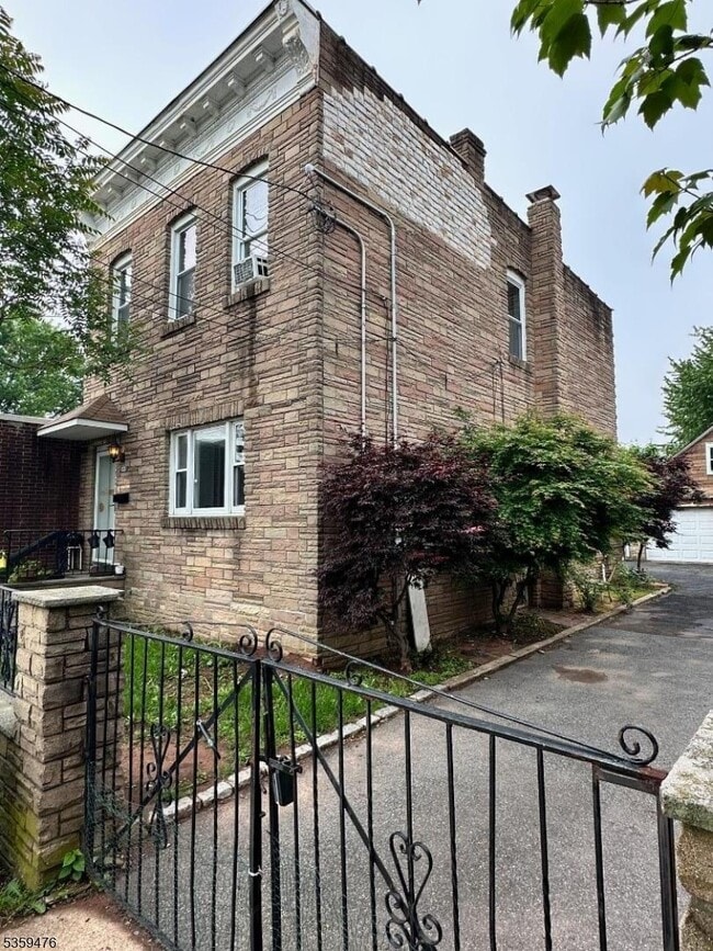1620 S Wood Ave in Linden, NJ - Building Photo - Building Photo