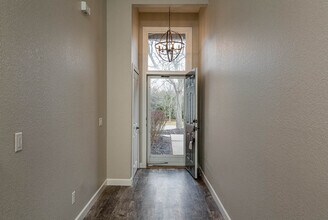 746 Hilltop Ln, Unit 746 in Toledo, OH - Building Photo - Building Photo