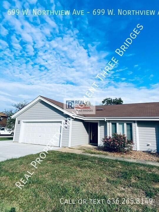 699 W Northview Ave in Wentzville, MO - Building Photo