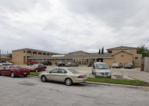 71st Street Apartments in Galveston, TX - Building Photo - Building Photo