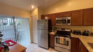 5256 Myrtle Wood in Sarasota, FL - Building Photo - Building Photo