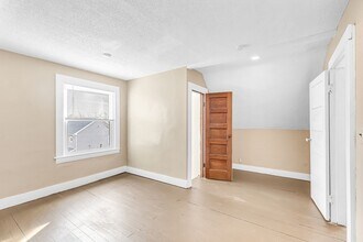 21 Biltmore St in Springfield, MA - Building Photo - Building Photo