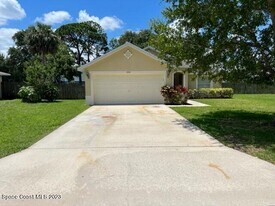 2576 Southover Dr NE in Palm Bay, FL - Building Photo