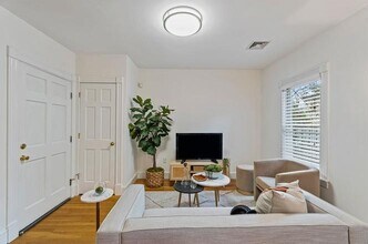 296 W 3rd St in Boston, MA - Building Photo - Building Photo