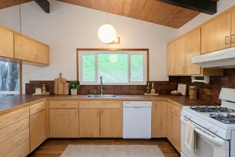 128 Bothin Rd in Fairfax, CA - Foto de edificio - Building Photo