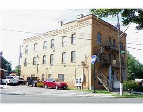 519-521 Highland St in New Castle, PA - Foto de edificio - Building Photo