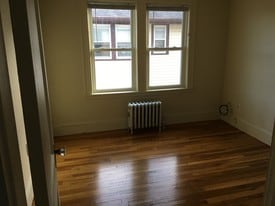 13 Victory Ave, Unit 4 in Quincy, MA - Building Photo