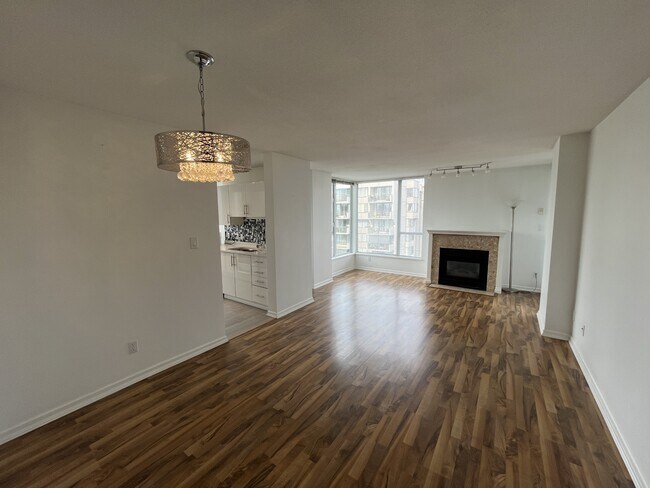 7077 Beresford St. in Burnaby, BC - Building Photo - Building Photo