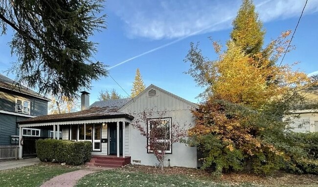 property at 1152 Magnolia Ave