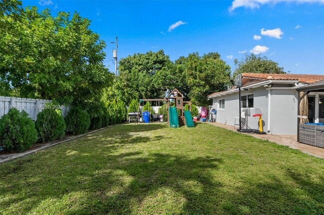 4306 Johnson St in Hollywood, FL - Building Photo - Building Photo