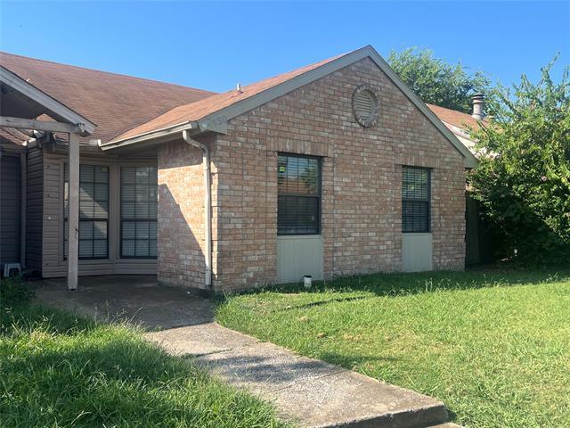 2450 Sunflower Dr in Arlington, TX - Building Photo - Building Photo