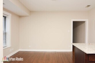 654 W Gordon Ter in Chicago, IL - Building Photo - Building Photo
