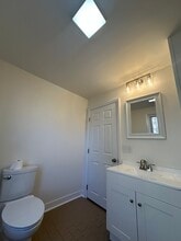 114 Norwood Ave, Unit 1 in Cranston, RI - Foto de edificio - Building Photo