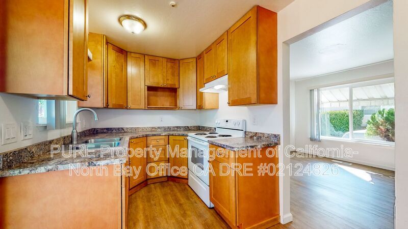 3929 Princeton Dr in Santa Rosa, CA - Building Photo