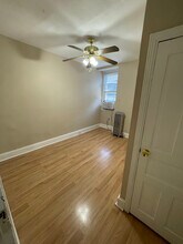 136 N 50th St, Unit 3 in Philadelphia, PA - Foto de edificio - Building Photo